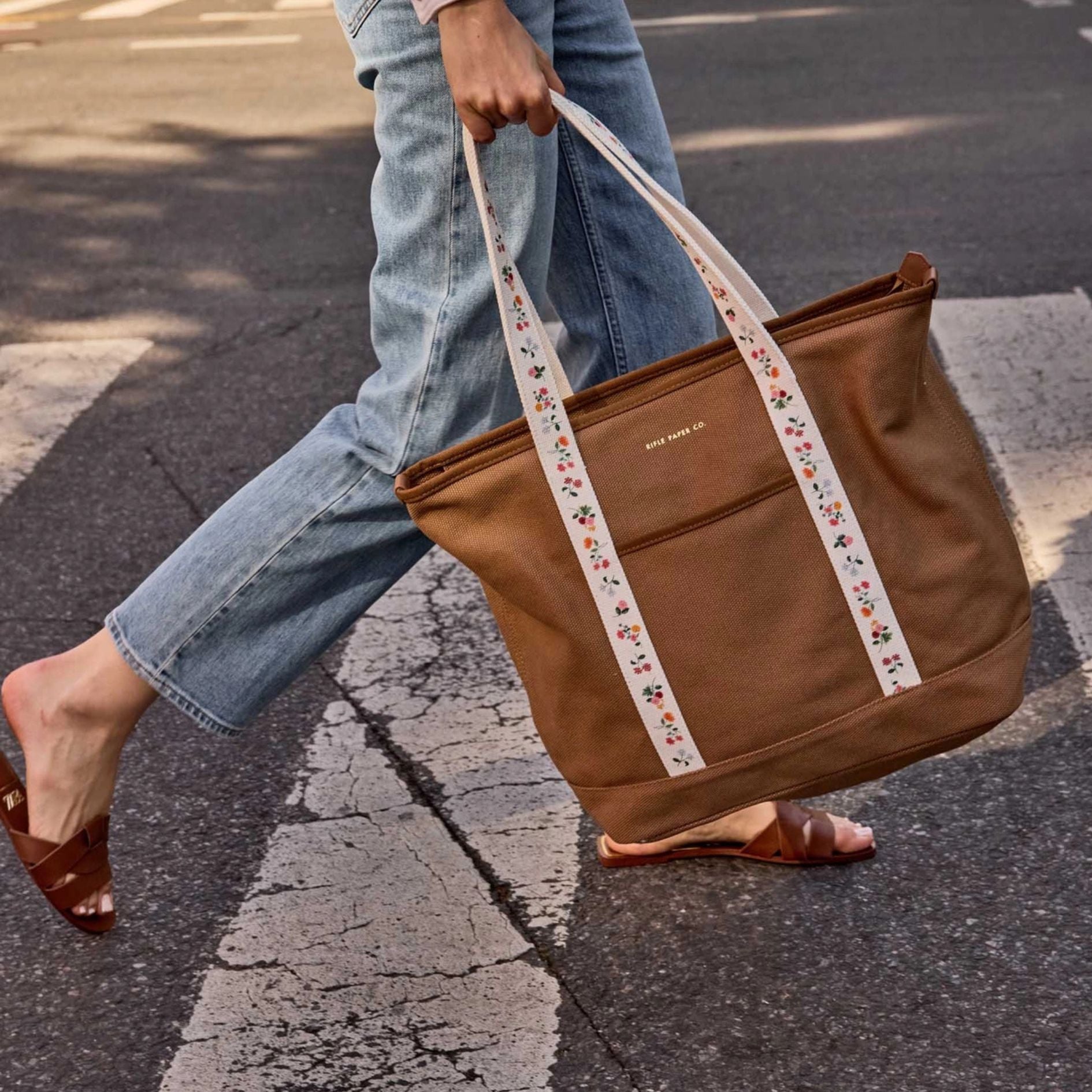 Ditsy Dahlia Canvas Carry All