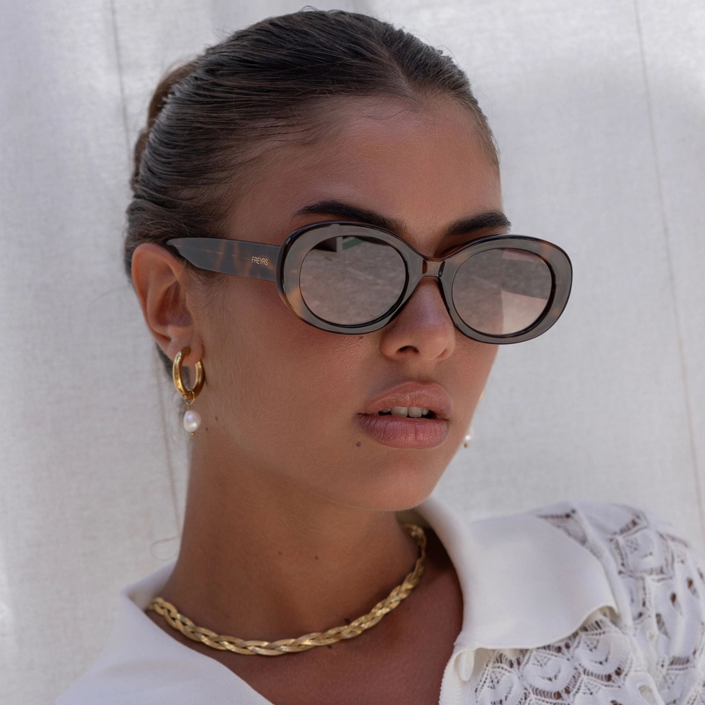 Aria Oval Sunglasses - Brown Tortoise