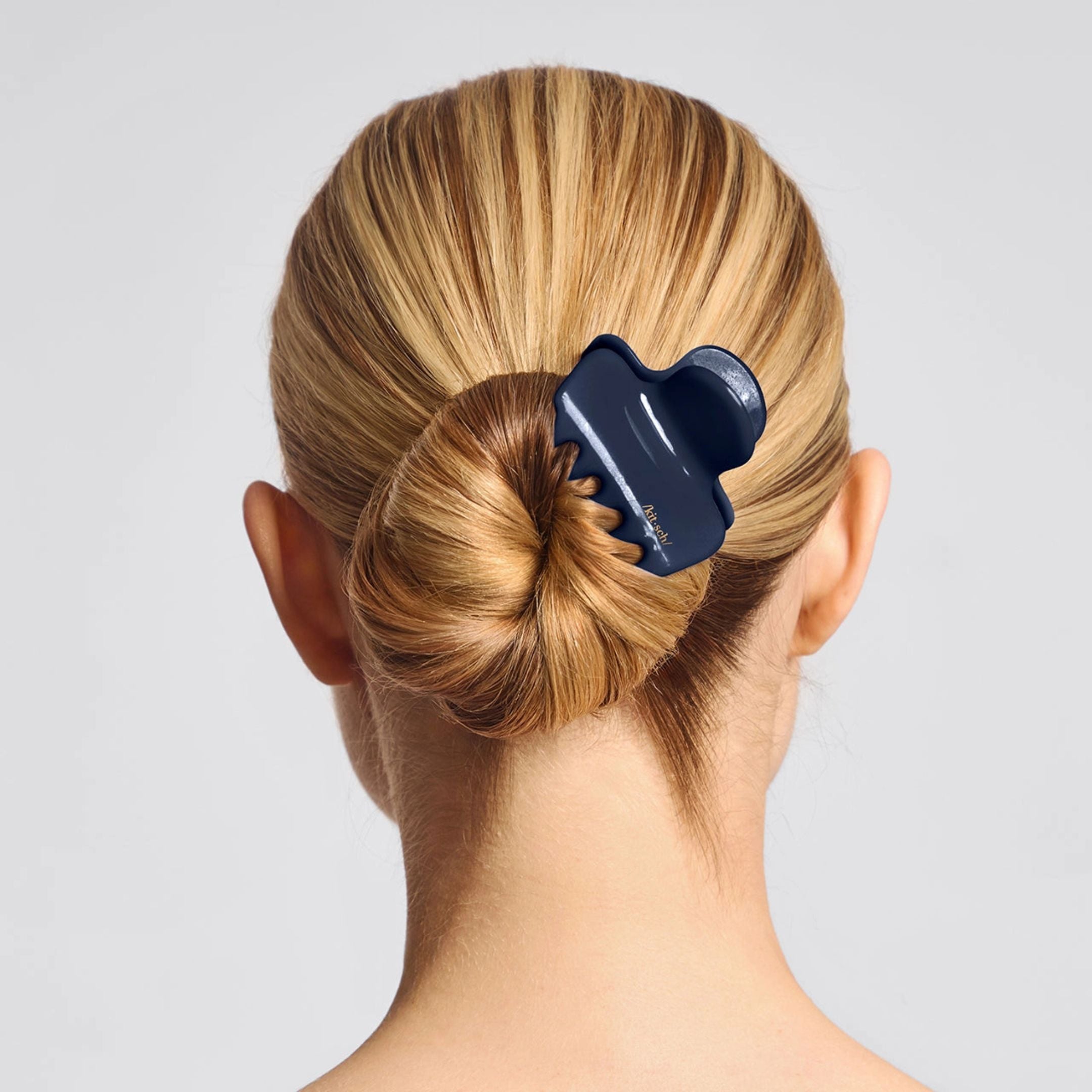 Medium Cloud Claw Clip - Blue Orchid